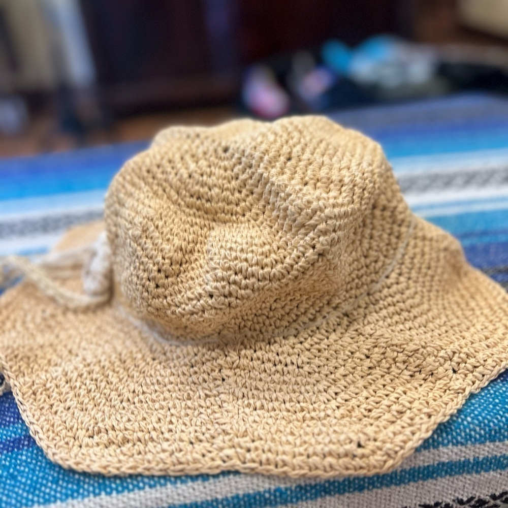 Sun hat in GUC - Picture 2 of 5